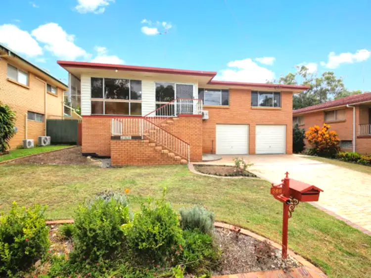 266 Broadwater Road, Mansfield QLD 4122