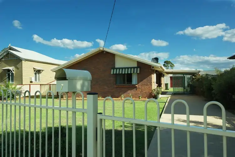 7 McDonald Street, Oakey QLD 4401