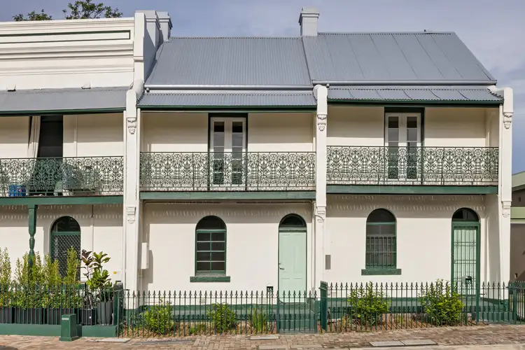 16 Unwins Bridge Road, St Peters NSW 2044