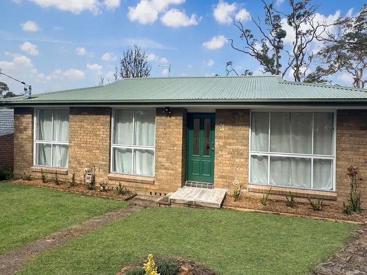 42 Hall Parade, Hazelbrook NSW 2779