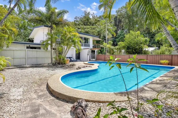 10 Clifton Road, Clifton Beach QLD 4879