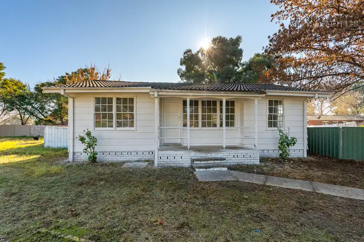 8 Kenny Place, Tolland NSW 2650