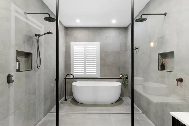 132 Rae Crescent, Kotara NSW 2289
