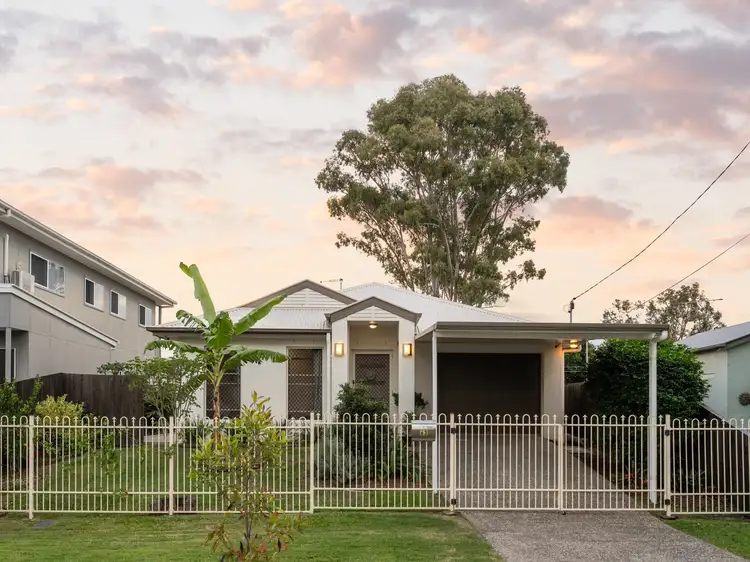 63 Blackwood Road, Deagon QLD 4017