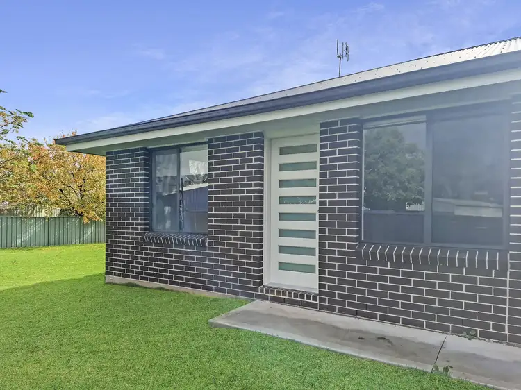 2/10 Miller Close, Narrabri NSW 2390