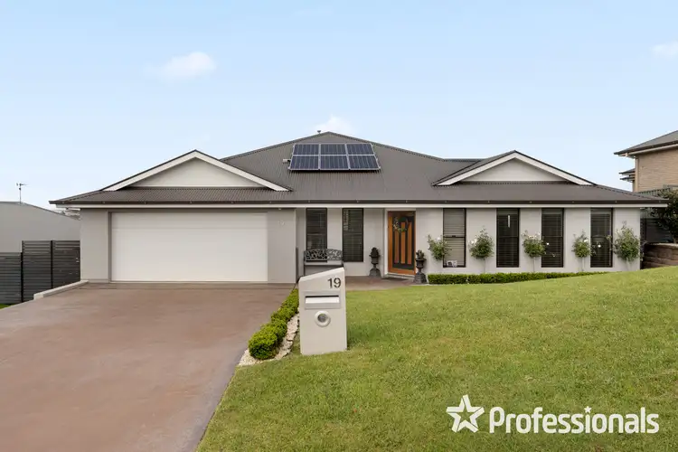 Main view of Homely house listing, 19 Marriott Avenue, Kelso NSW 2795