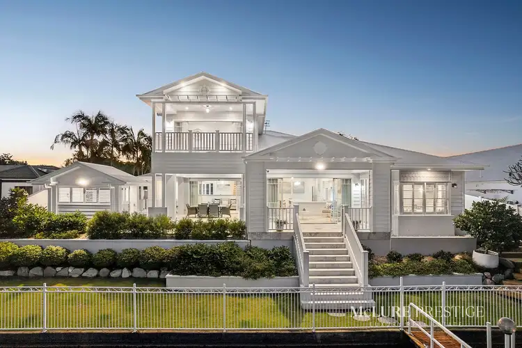 7 Riverbreeze Avenue, Noosa Waters QLD 4566
