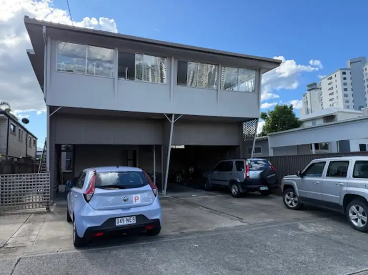 2/5 Elder Entrance, Burleigh Heads QLD 4220