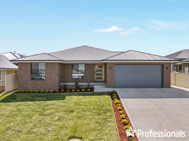 102 Graham Drive, Kelso NSW 2795