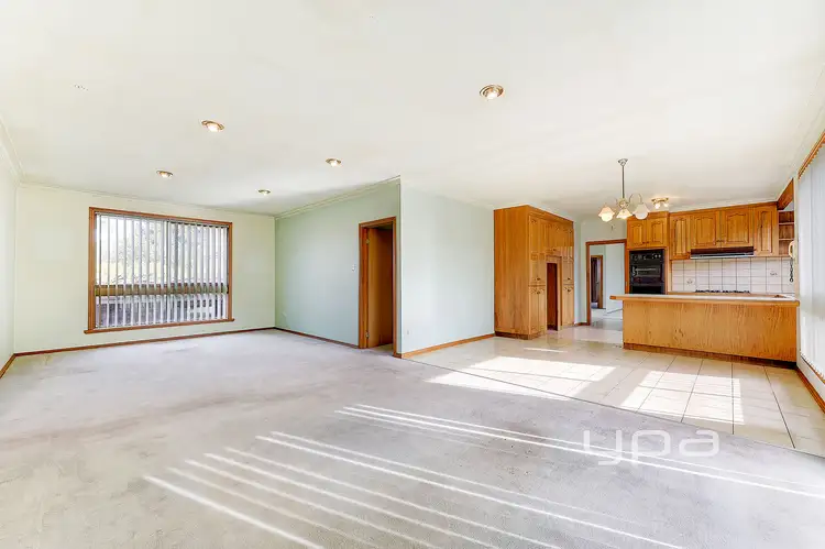 Sixth view of Homely house listing, 4 Vinct Close, Keilor Downs VIC 3038