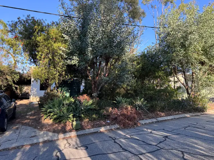 4 Meelah Way, Koongamia WA 6056