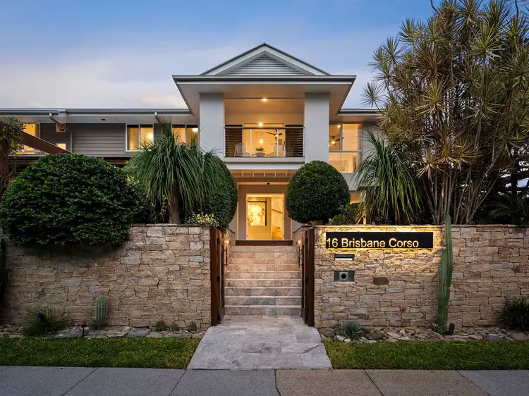 16 Brisbane Corso, Fairfield QLD 4103