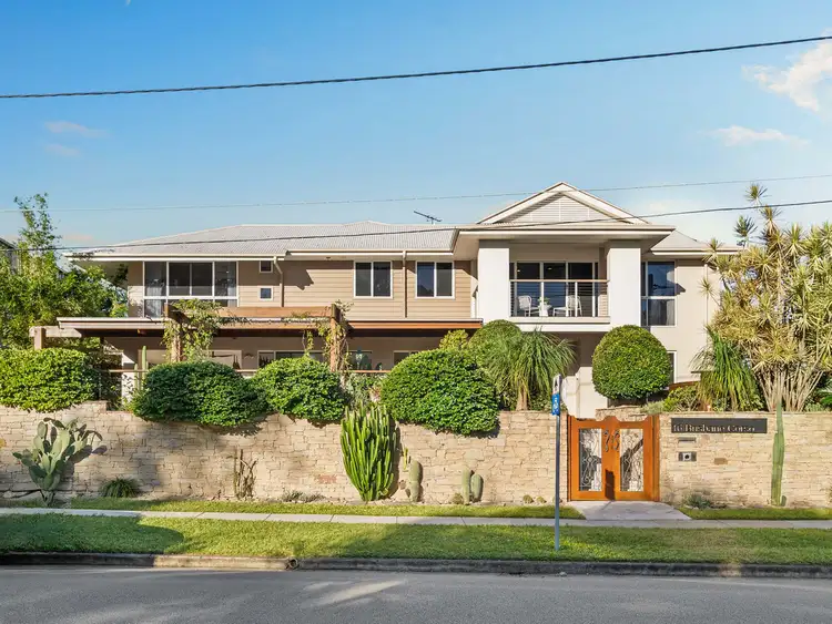 16 Brisbane Corso, Fairfield QLD 4103
