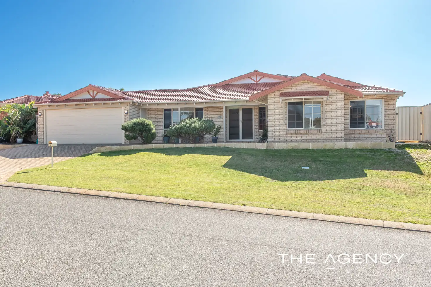 Main view of Homely house listing, 10 Bascombe Rise, Hillarys WA 6025