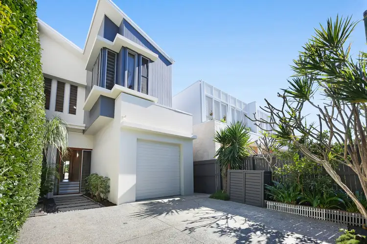 1/20 Nobby Parade, Miami QLD 4220