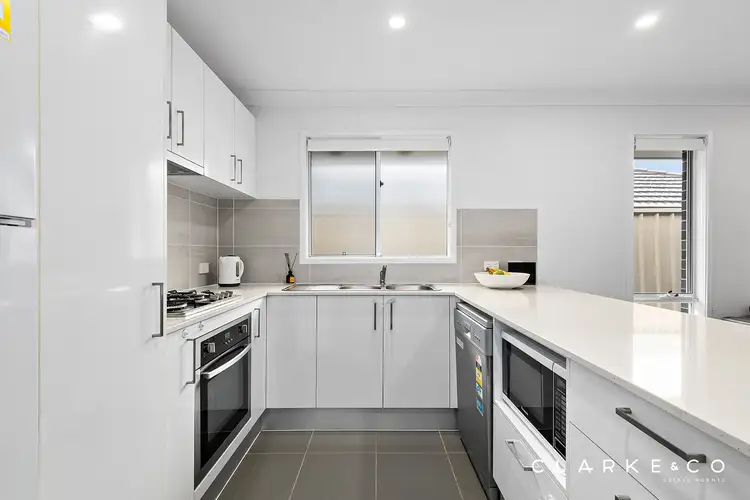 Fifth view of Homely house listing, 1/7 Croft Close, Thornton NSW 2322