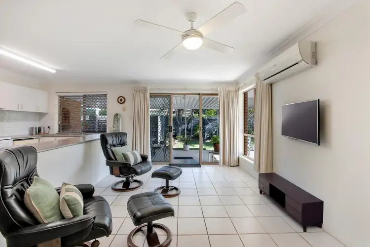 1/10 Golden Crest Place, Bellbowrie QLD 4070