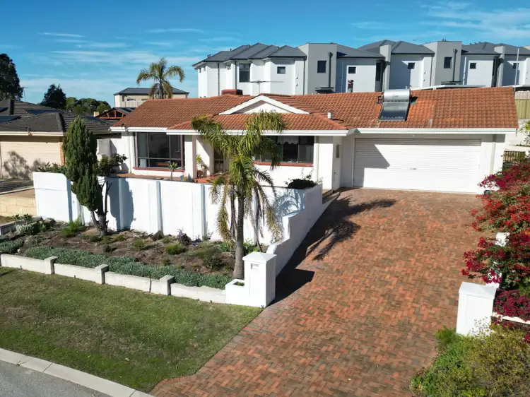 15 Moorpark Avenue, Yanchep WA 6035