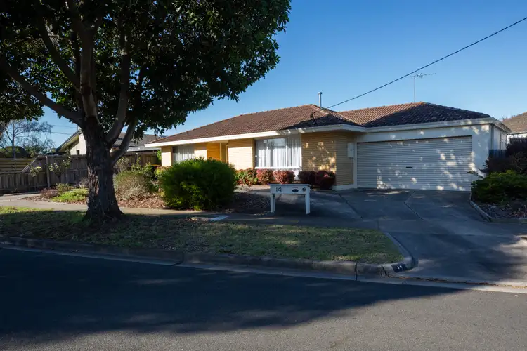 14 Alameda Drive, Sale VIC 3850