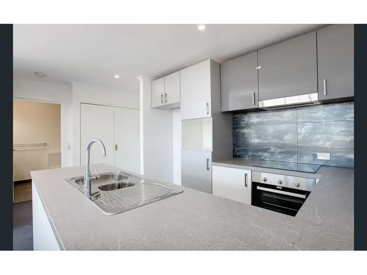 10 Pimlico Crescent