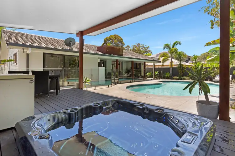 132 Acanthus Avenue, Burleigh Waters QLD 4220