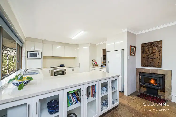 18 Pindari Road, Lesmurdie WA 6076