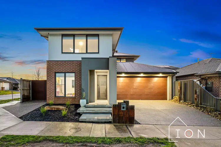 27 Moroak Crescent, Clyde North VIC 3978