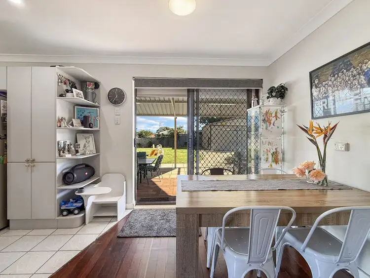 Sixth view of Homely house listing, 5 Worrall Court, Orelia WA 6167