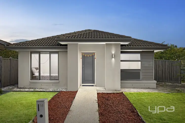 14 Maslin Walk, Point Cook VIC 3030