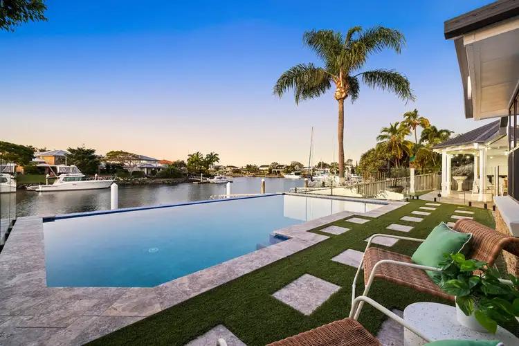 22 Bowsprit Parade, Raby Bay QLD 4163