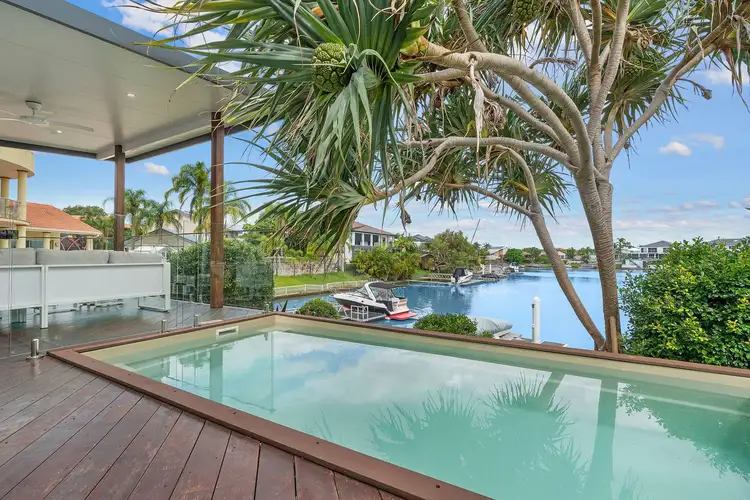 7 Monteclair Court, Mermaid Waters QLD 4218