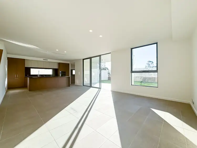 11 Sage Crescent, Gledswood Hills NSW 2557