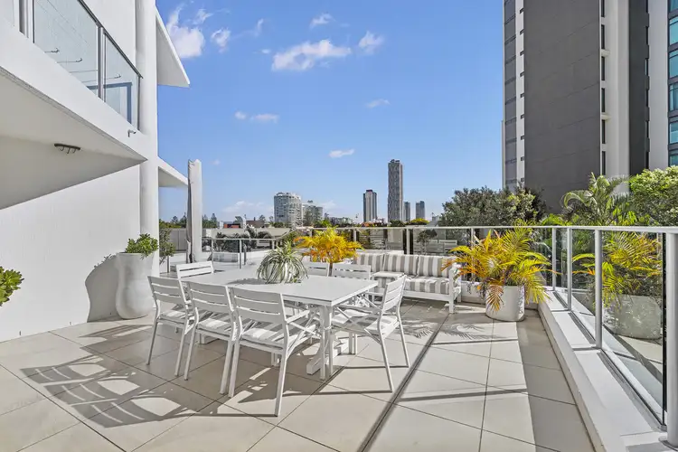 3/19 Peak Avenue, Main Beach QLD 4217