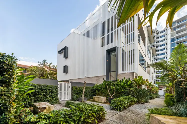 4/8 Miles Street, Coolangatta QLD 4225