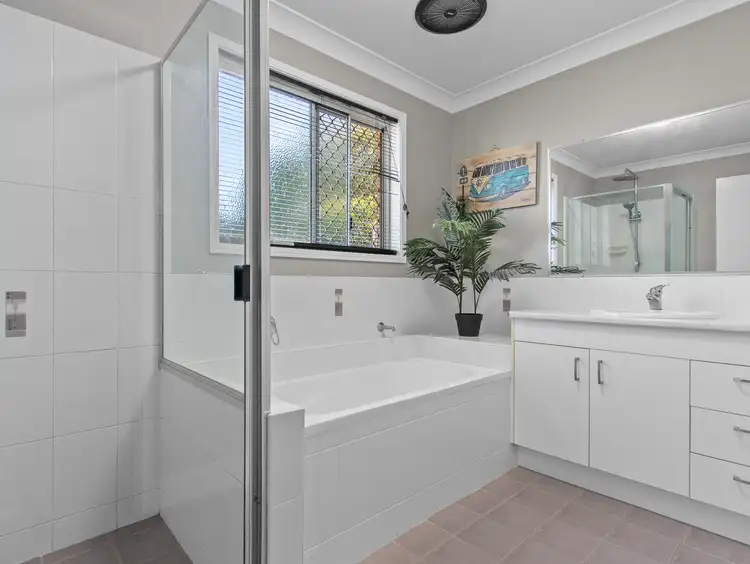 Fifth view of Homely house listing, 4 Benjamin Place, Dundowran QLD 4655