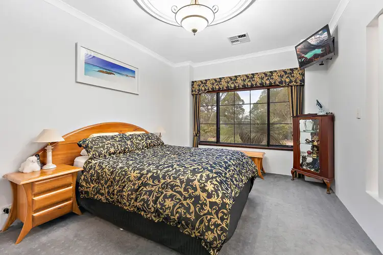 17 Darling Range Drive, Bedfordale WA 6112