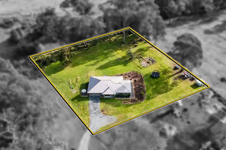 19 Wandin Way, Nowa Nowa VIC 3887