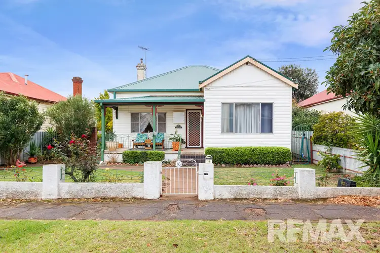 16 Elizabeth Street, Junee NSW 2663
