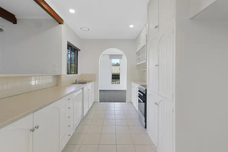 Sixth view of Homely house listing, 10 Margaret Street, Warragul VIC 3820