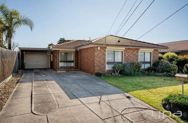 17 Cassandra Drive, Gladstone Park VIC 3043