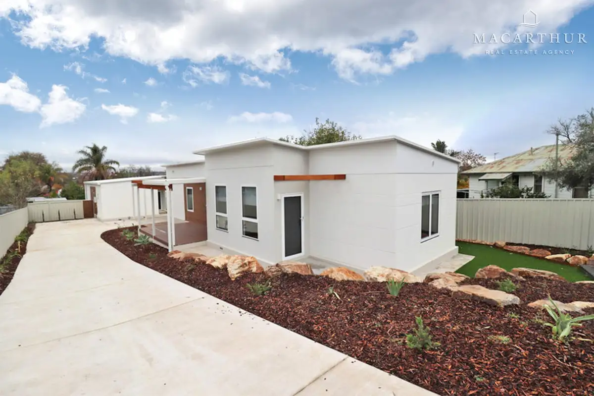 Main view of Homely house listing, 1/24 Monash Crescent, Mount Austin NSW 2650