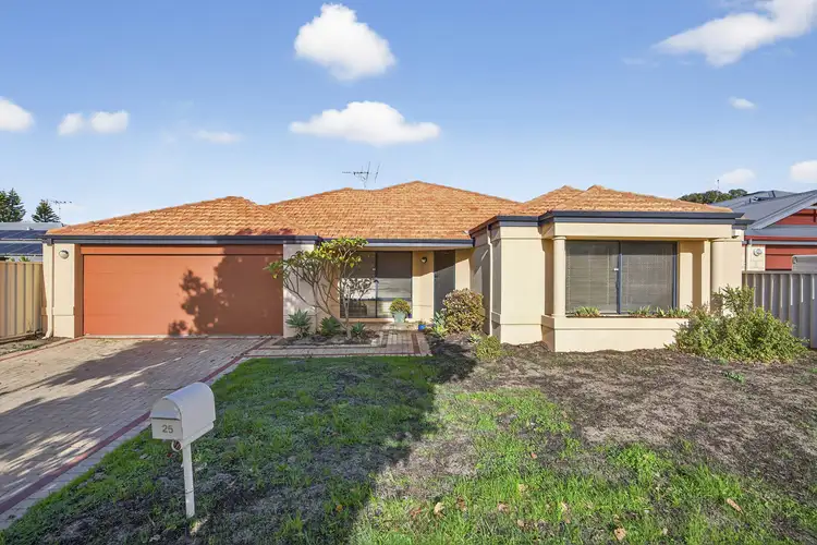 25 Coffs Bend, Secret Harbour WA 6173