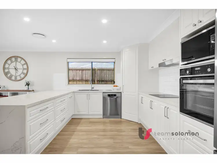 4 Highland Street, Redland Bay QLD 4165