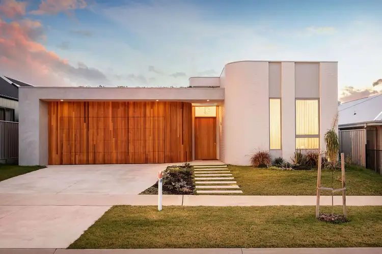 14 Westacott Crescent