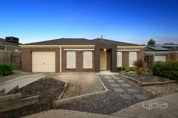 31/20 - 22 Roslyn Park Drive, Harkness VIC 3337