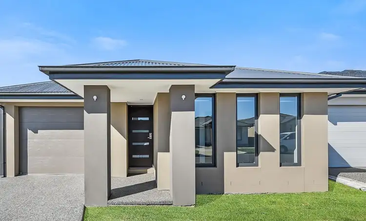 18 Flanker Way, Clyde VIC 3978