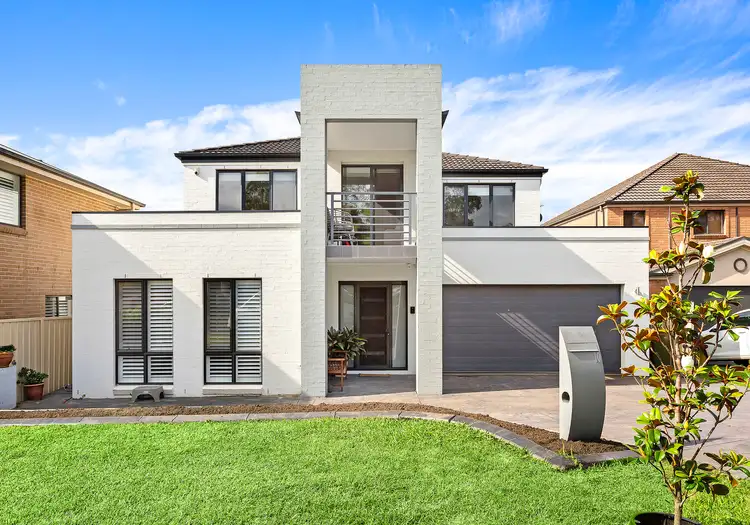 10 Norman Clark Crescent, Horsley NSW 2530