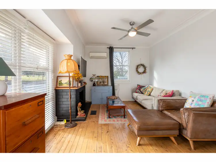 Fifth view of Homely house listing, 327 Curlew Crescent, North Albury NSW 2640