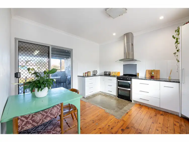 Sixth view of Homely house listing, 327 Curlew Crescent, North Albury NSW 2640
