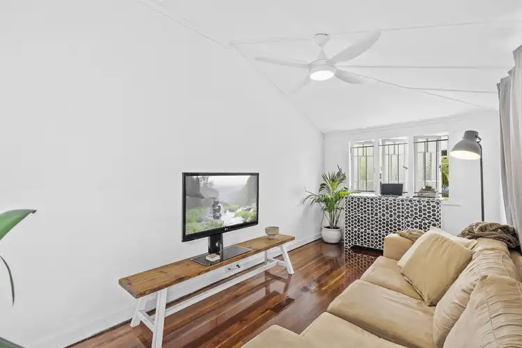 Second view of Homely flat listing, 2/9 Clarence Street, Highgate Hill QLD 4101